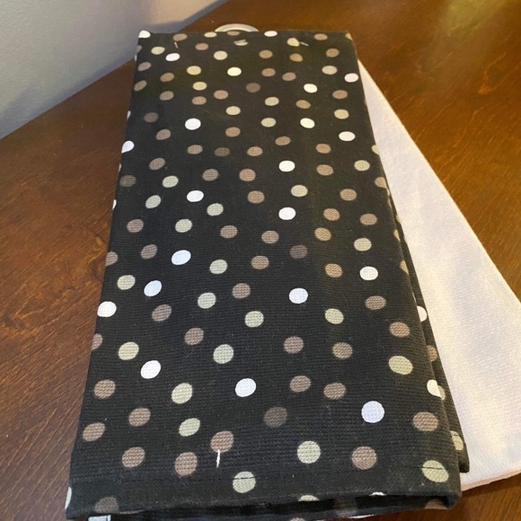 JOHANNA PARKER HALLOWEEN SKELETON KITCHEN TOWELS - Picture 3 of 5